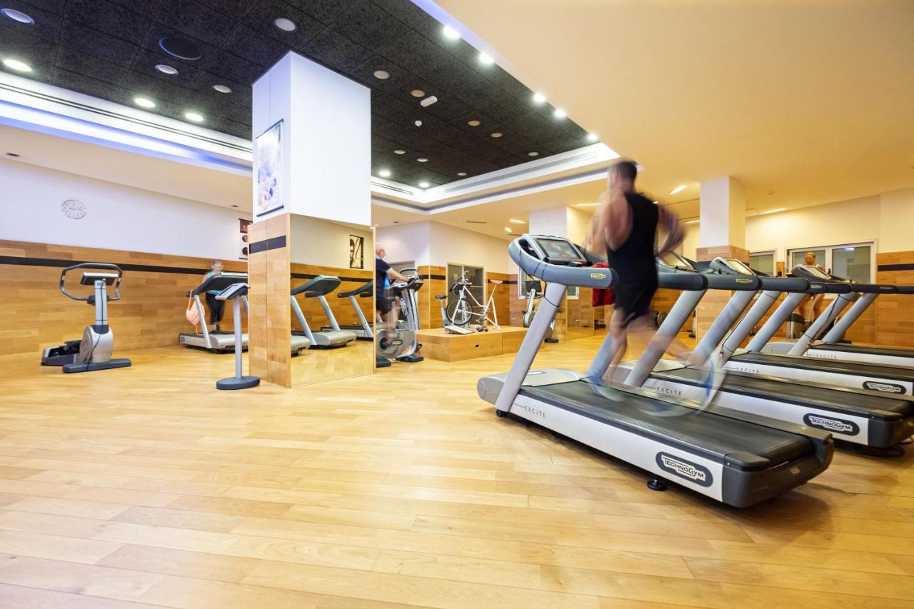 Hotel Envia Almeria Spa & Golf Aguadulce  Exterior photo A treadmill in a gym